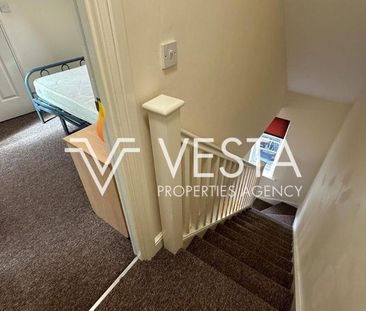 4 bedroom semi-detached house to rent - Photo 4