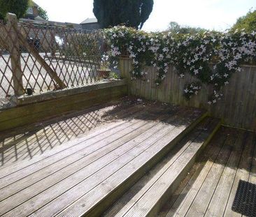 2 bedroom terraced house to rent - Photo 4