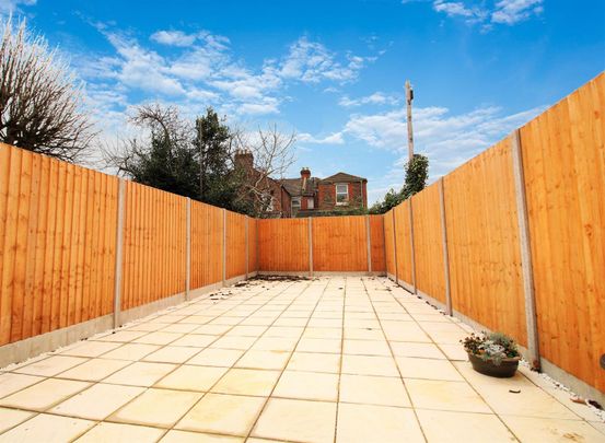 House - Terraced For Rent Wyndcliffe Road, Southsea - Photo 1