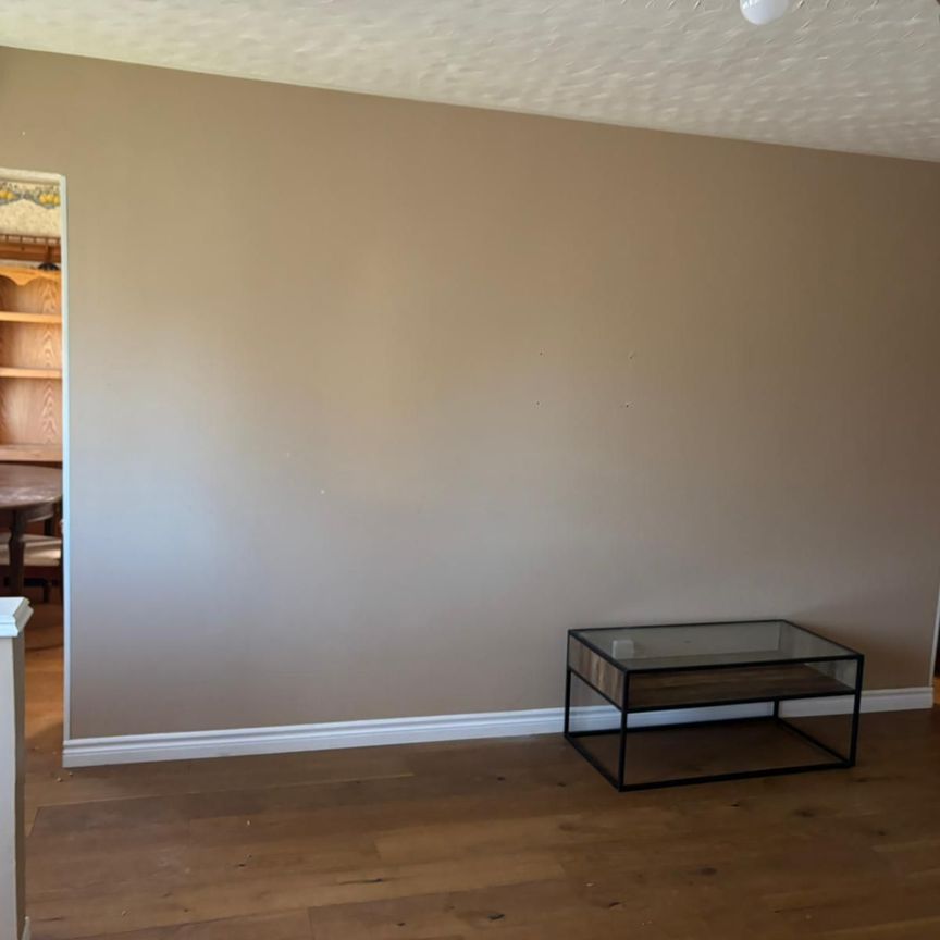 For Lease - 543 Glendene Crescent Unit# Main, Waterloo, Ontario - Photo 1