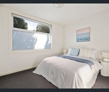 SPACIOUS & SUN-FILLED, SECURE FIRST FLOOR!! - Photo 6