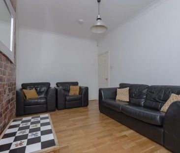 4 bedroom terraced house to rent - Photo 3
