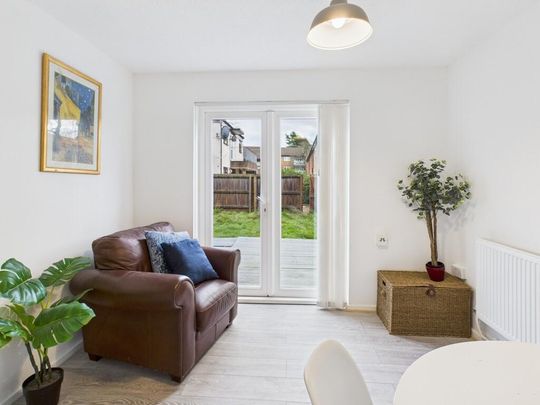 1 bedroom in a house share to rent - Photo 1