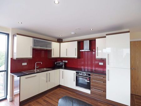 3 bedroom flat to rent - Photo 5