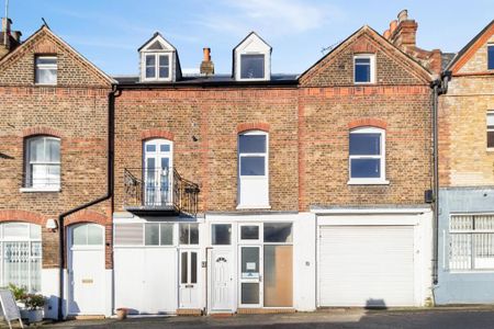 3 bedroom maisonette to rent - Photo 2