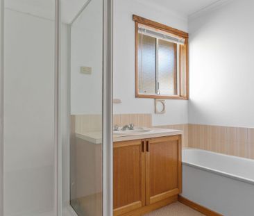 Well-presented and low-maintenance 3-Bedroom Home - Photo 2