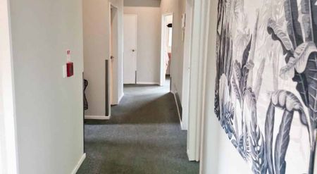 8 Compton Street - Boarding House - Photo 5