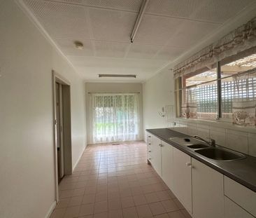 PERFECTLY LOCATED - Photo 2