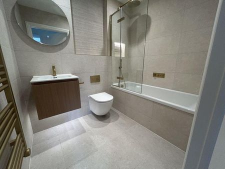 2 bedroom penthouse to rent - Photo 4