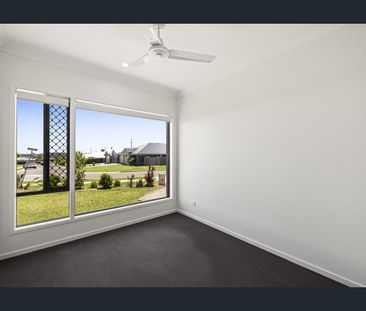 Large Family Home - Move In Ready! - Photo 1