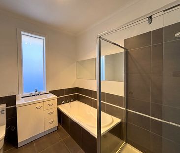 Neat & Tidy Two Bedroom Home - Photo 6