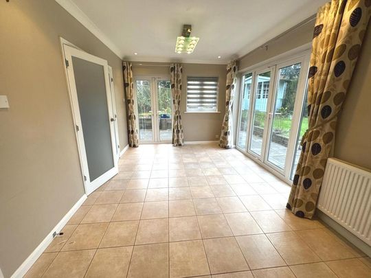 4 bedroom detached house to rent - Photo 1