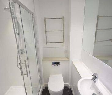 Kingshott House, 83 East Street, Epsom, Surrey, KT17 1FA - Photo 2