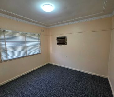 View Saturday at 12.15pm - 12.30pm - Photo 4