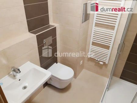 pronájem bytu 2+kk v Milovicích 403 - Fotografie 4