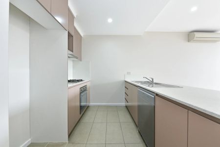 Designer apartment promotes elegant in/outdoor living - Photo 2