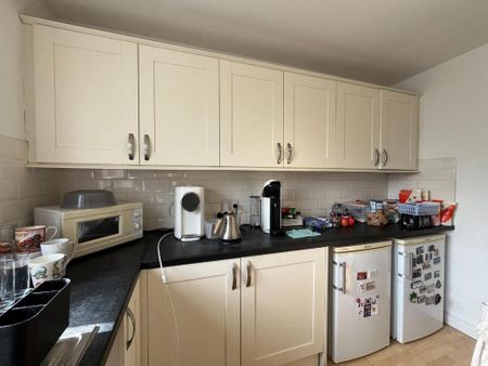 2 bedroom apartment to rent - Photo 5