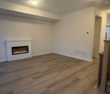 For Lease - 170 Attwater Drive Unit# 15, Cambridge, Ontario - Photo 2