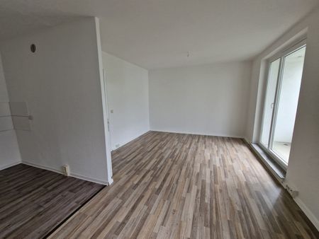 Ihr Wohlfühlnest in Magdeburg! Drei Zimmer, Küche, Bad, Balkon, ab November mit neuer Einbauküche! - Photo 3