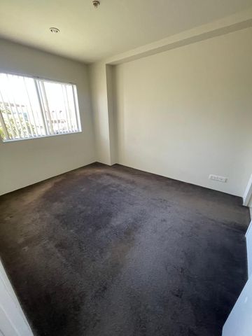 City Fringe Living at Its Finest - Photo 4