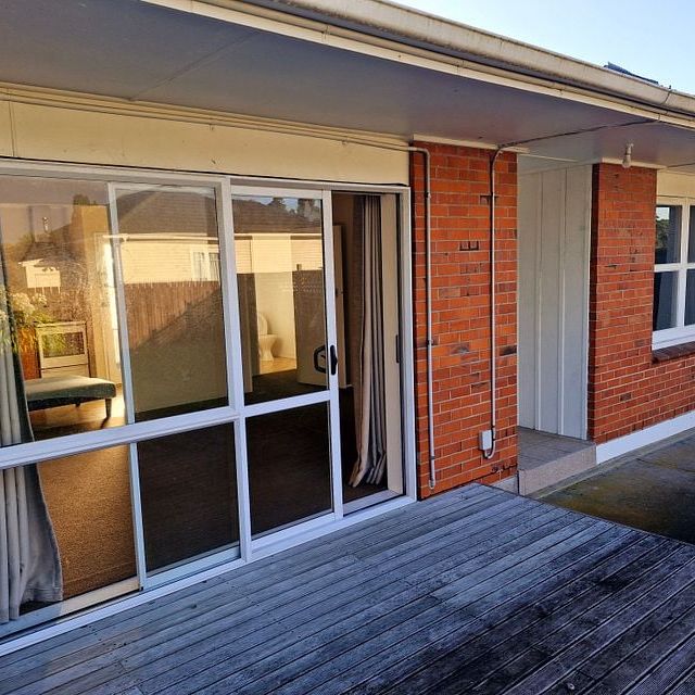Secure & Charming 2 BR Unit in Papakura - Photo 1