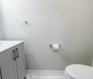 Detached Home For Lease | W9254638 - Photo 6