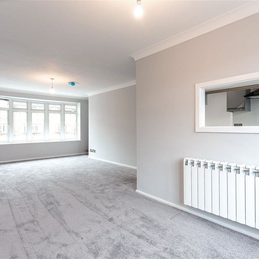 Lammas Court, Windsor, SL4 - Photo 1