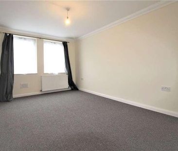 Wrotham Road, Gravesend, DA11 - Photo 3