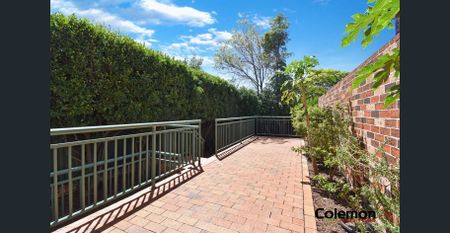 Newly Renovated Unit with Huge Courtyard - Photo 4