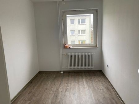 Renovierte 3-Zimmer-Wohnung mit Balkon in Hemelingen - Foto 4