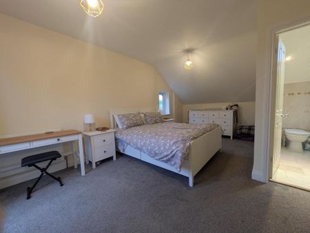 4 bedroom semi-detached house to rent - Photo 5