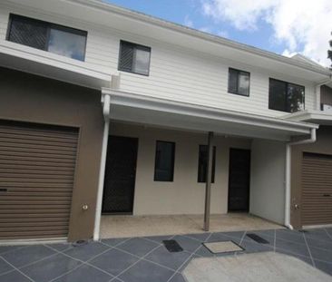 Centrally Located Modern Townhouse - Photo 4