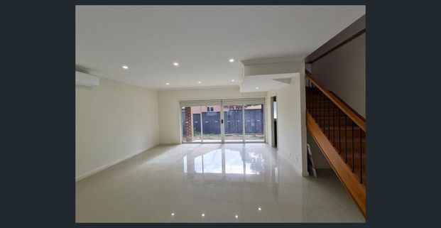 Luxury meets Location - Photo 1