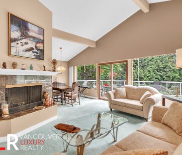 House in North Vancouver, BC - Photo 4