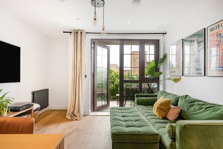 Jubilee Street, Stepney, London, E1 3FU - Photo 2