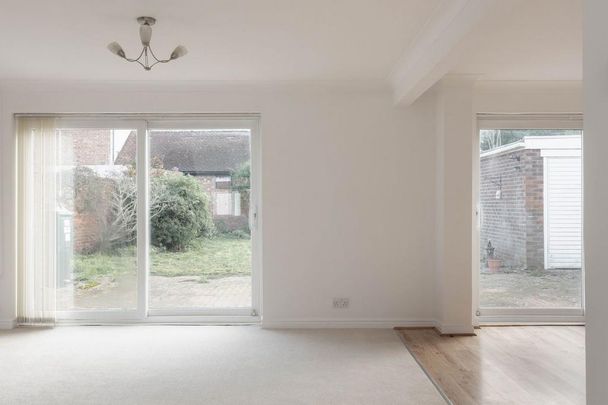 4 bedroom detached house to rent - Photo 1