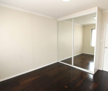 Two bedroom unit located in a prime position! - Photo 5