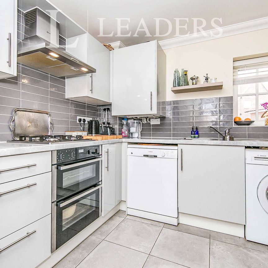 2 bedroom flat to rent Quarry Avenue, Needham Market - Photo 1