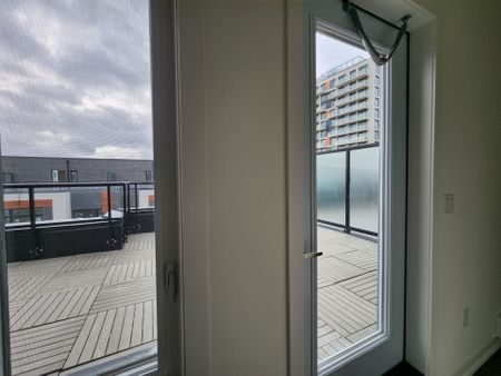 For Lease - 14 David Eyer Drive Unit# 1012, Richmond Hill, Ontario - Photo 2