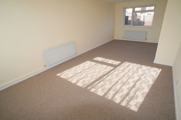 3 bedroom house to rent Heathcote Close, Alvaston, Derby V, Derbyshire, DE24 - Photo 1
