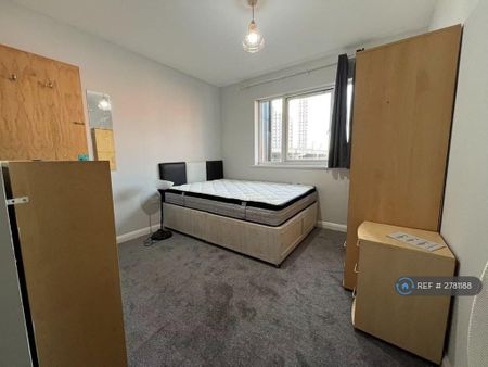 2 bedroom flat to rent - Photo 5