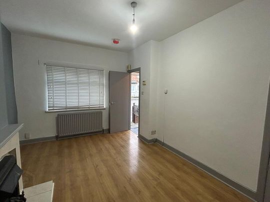 298 Donegall Avenue, Belfast, BT12 6LU - Photo 1