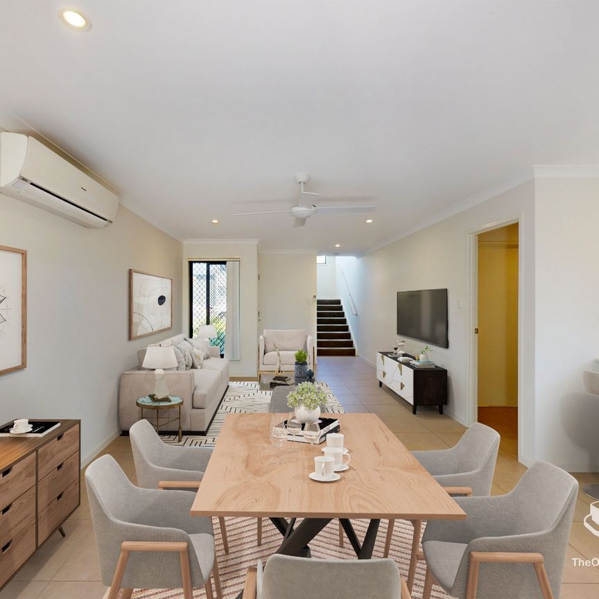 3 BEDROOM 2 LEVEL TOWNHOUSE - Photo 1