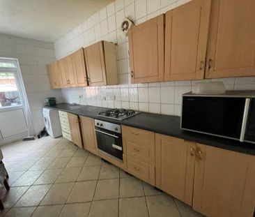 4 bedroom house to rent - Photo 1