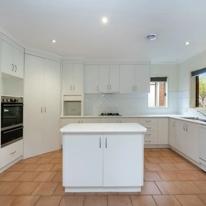 Elevated homestead style home in beautiful Golden Square - Photo 1