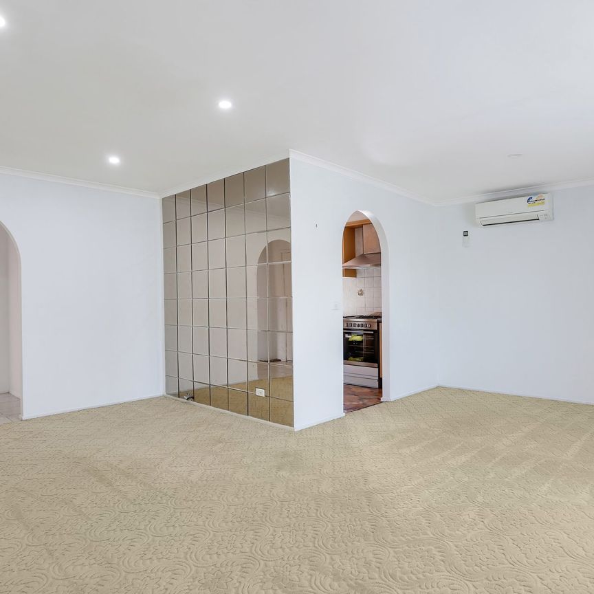 Charming Family Home in Minchinbury - Photo 1