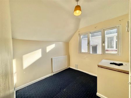 5 bedroom terraced house to rent - Photo 4