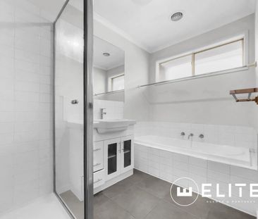 Family Home - Popular Narre Warren School Location - Photo 4