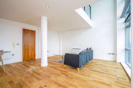 3 bedroom flat to rent - Photo 2