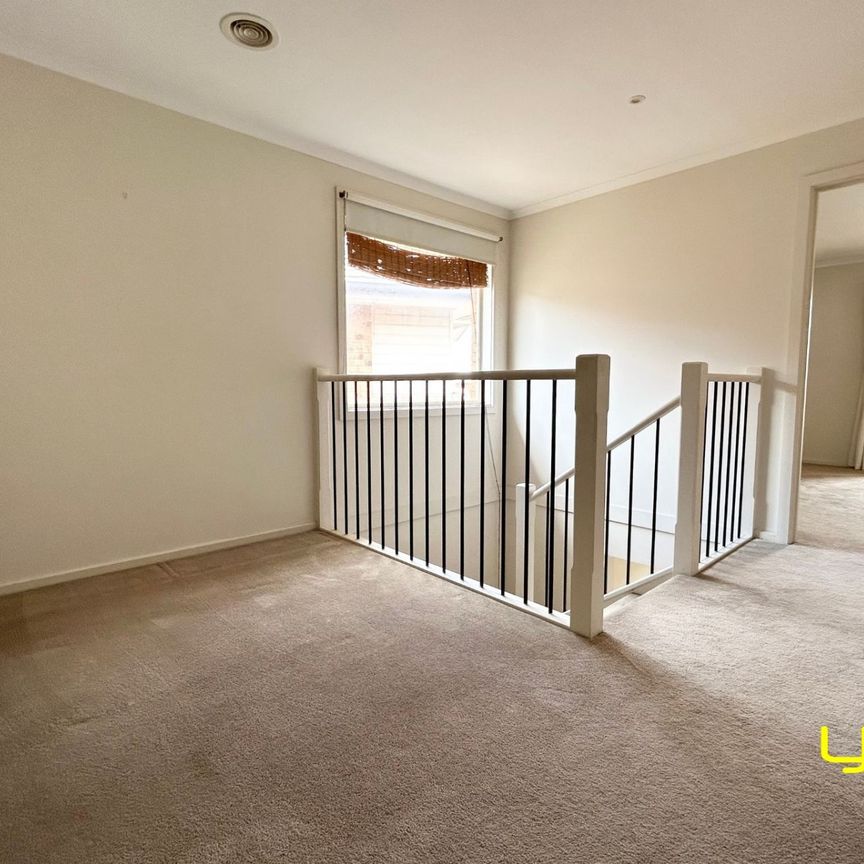 30 Callista Circuit, TAYLORS HILL - Photo 1